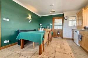 17' Kitchen/Dining Room- click for photo gallery